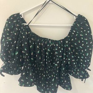 floral puffed sleeve black cropped top
